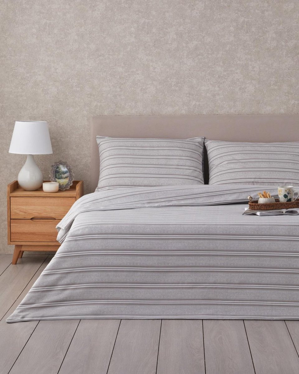 English Home Sleek Lines Dekbedovertrek Set Grijs - Eenpersoons - Inclusief Laken 160x230 cm en Kussensloop 50x70 cm - Easy Iron