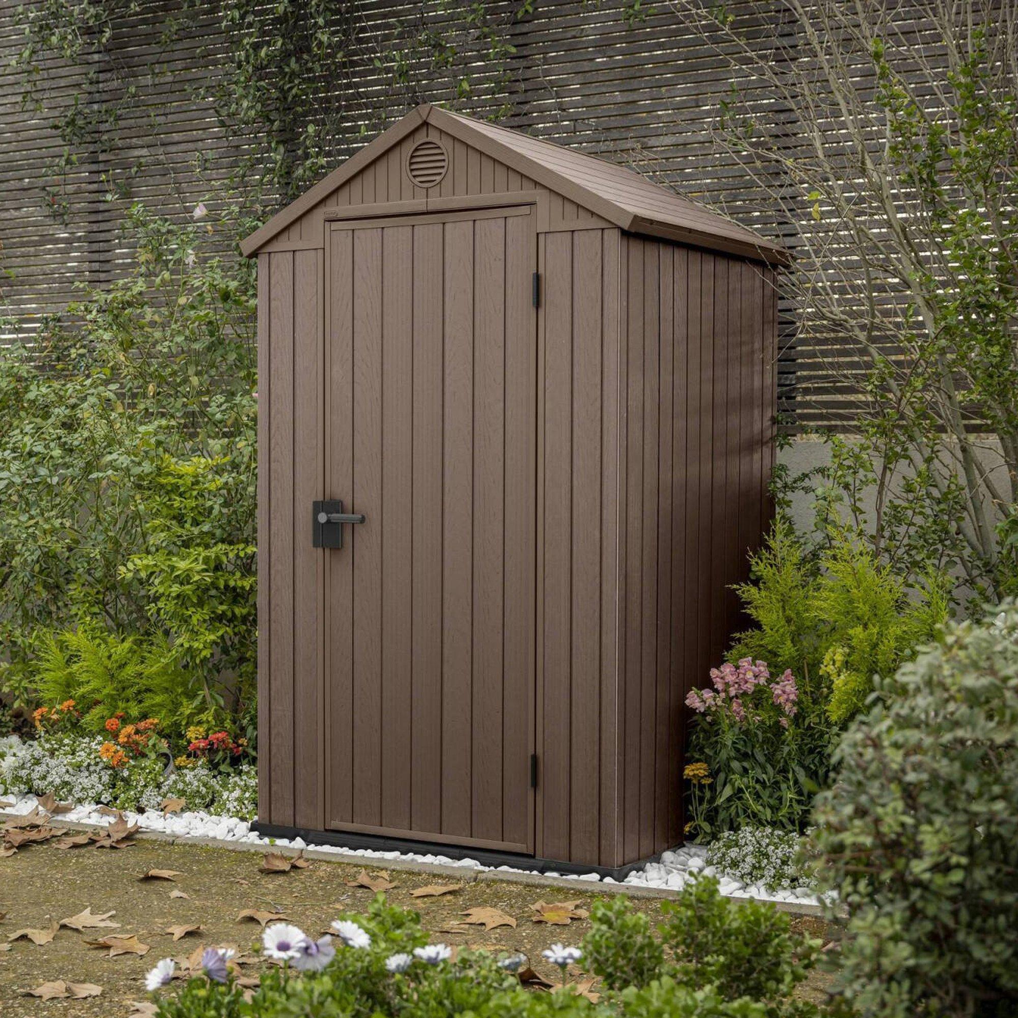 Dmora Gartenhaus Osoyoos 123,8x117x205,1h cm Braun, Wetterfest mit Satteldach