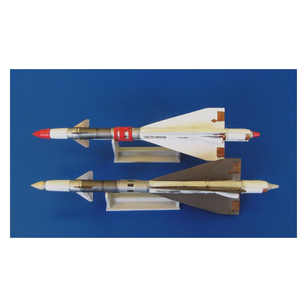 Plus Model Missile R-40RD (AL4045)