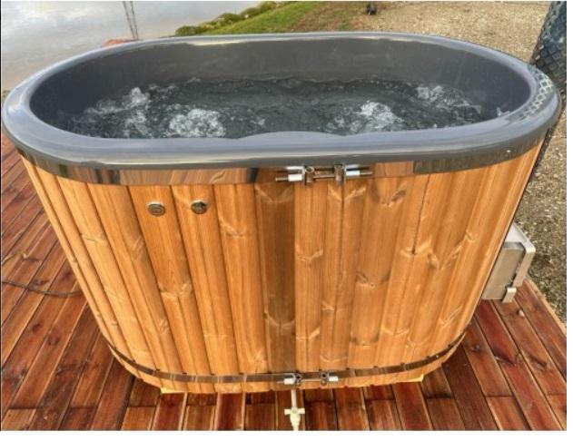 Entspannungsbad Whirlpool Pool Badefass Hydromassagebad Sprudelbad
