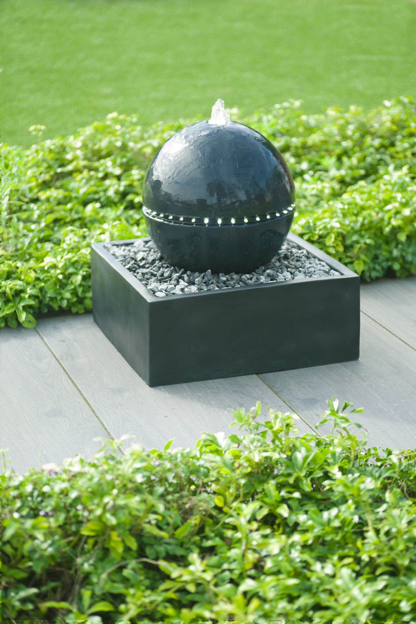 ACQUAARTE Gartenbrunnen "TRIPOLI", schwarz, Wasserspiele, Dekokugel Wasserspiel mit umlaufender LED-Beleuchtung