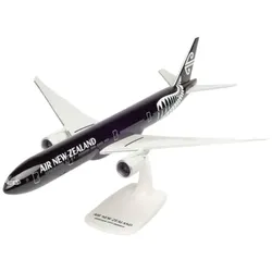 Herpa Snap-Fit Flugzeugmodell Air New Zealand Boeing 777-300ER "All Blacks" (1:200)