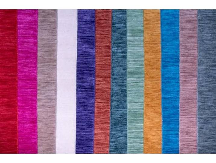 THEKO Teppich Holi aus 100% Schurwolle schlicht, zeitlos + modern handgewebt Farbe: Blau 190x290 cm