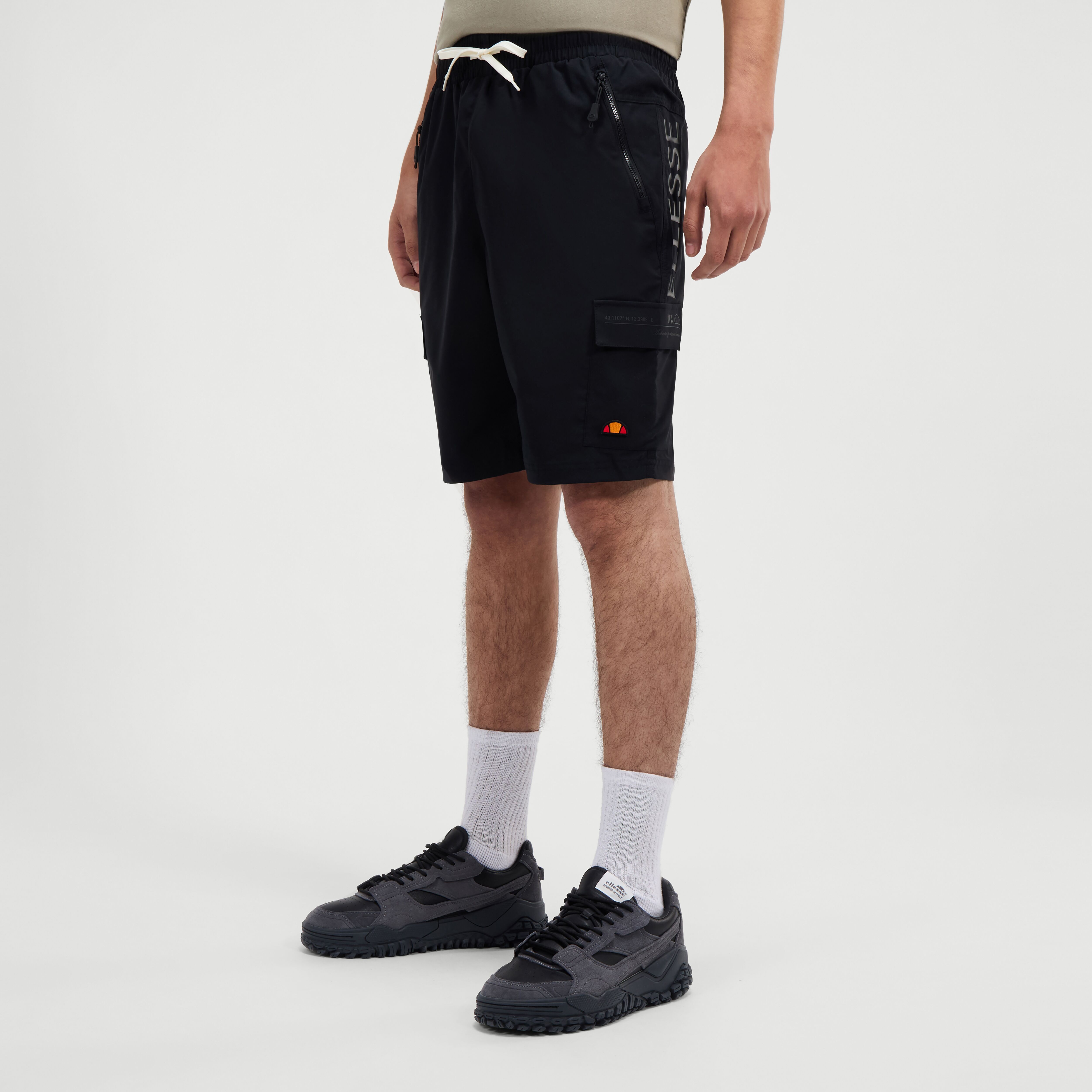 Cargoshorts ELLESSE "GAIANO CARGO SHORT", Herren, Gr. S, N-Gr, schwarz, Obermaterial: 95% Polyamid, 5% Elasthan, Hosen Cargoshorts, Cargoshorts-Design, mit markantem Look, für Sportmode und Streetwear schwarz S, N-Gr