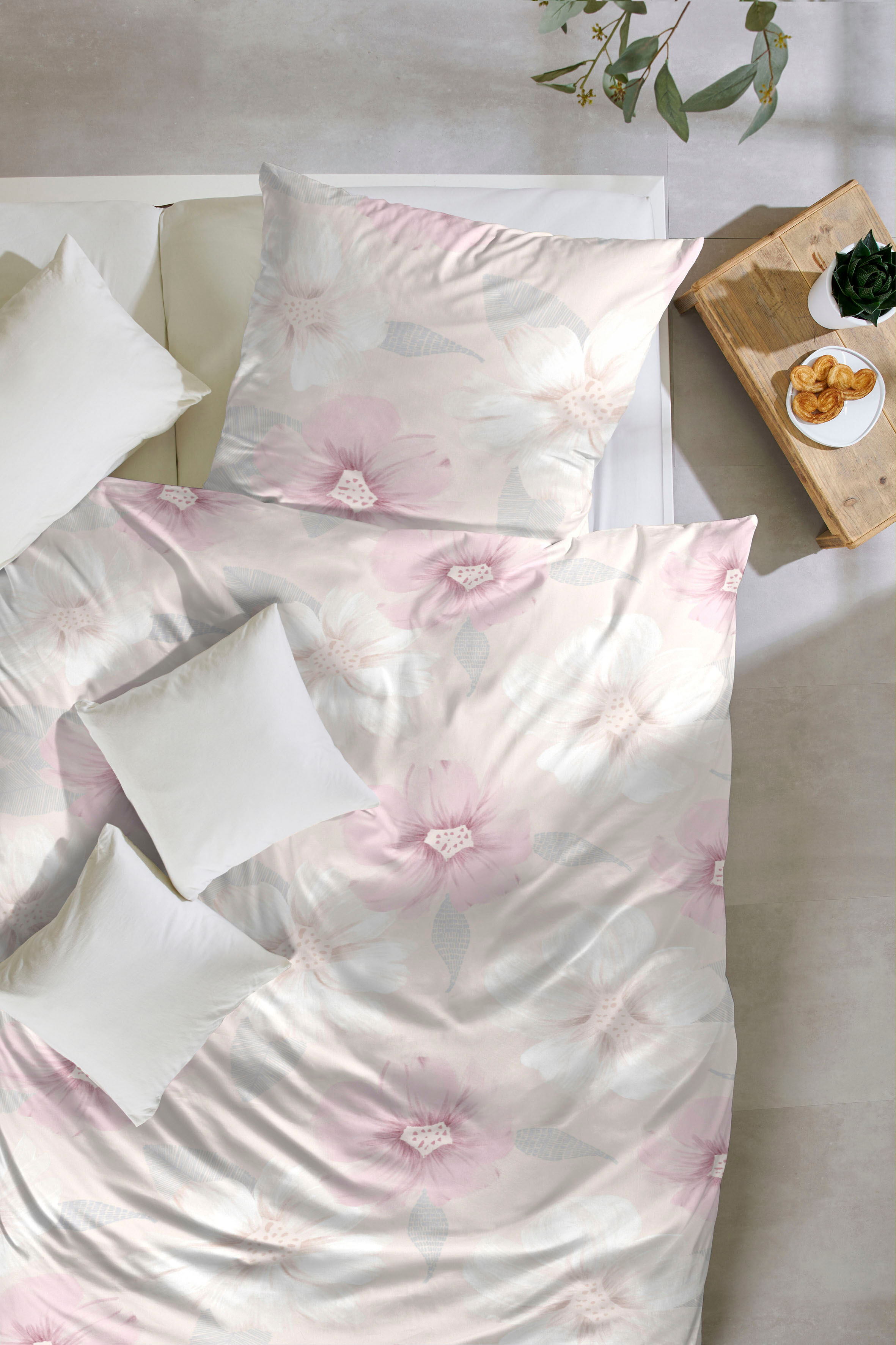 Wendebettwäsche PRIMERA "Renforce-Bettwäsche Florence", rosa (altrosa, weiß, weiß), B/L: 155cm x 220cm, 1 Stk., 1 Stk., Renforcé, B/L: 80cm x 80cm, 2 Stk., Renforcé, Obermaterial: 100% Baumwolle, Bettwäsche, Wendebettwäsche, mit grossen Blumenblüten altro