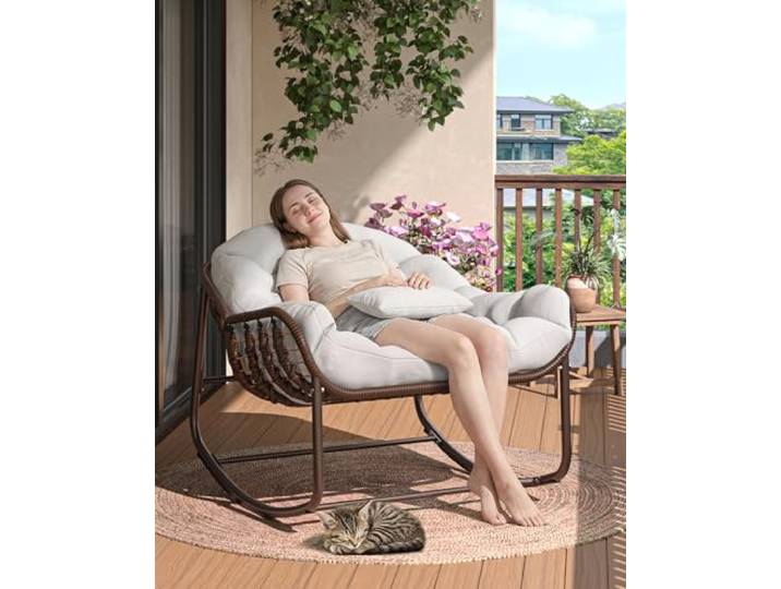 Papasan Schaukelstuhl PE-Rattan, Schaukelsessel Outdoor Mit Kissen Ergonomischer Schaukelsessel aus PE-Rattan mit extra dickem Polster, Kopfkissen, wasserfestem Bezug und 181 kg Tragkraft.