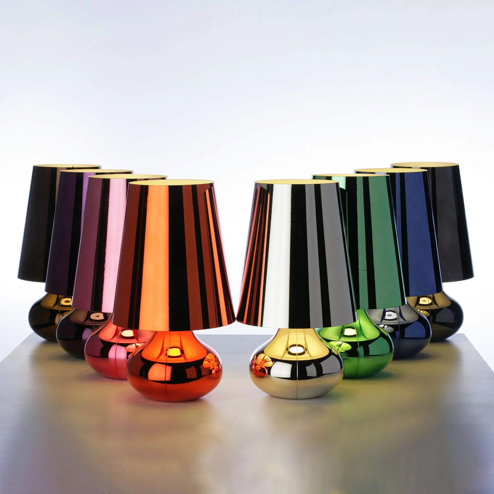 Kartell Cindy LED tafellamp met lampenkap - Metallic blauw