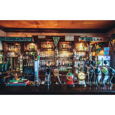 Fototapete PAPERMOON "BAR-VINTAGE RETRO BISTRO PUB ALKOHOL FLASCHEN DESIGN", bunt, B:4m L:2,6m, Vlies, Tapeten