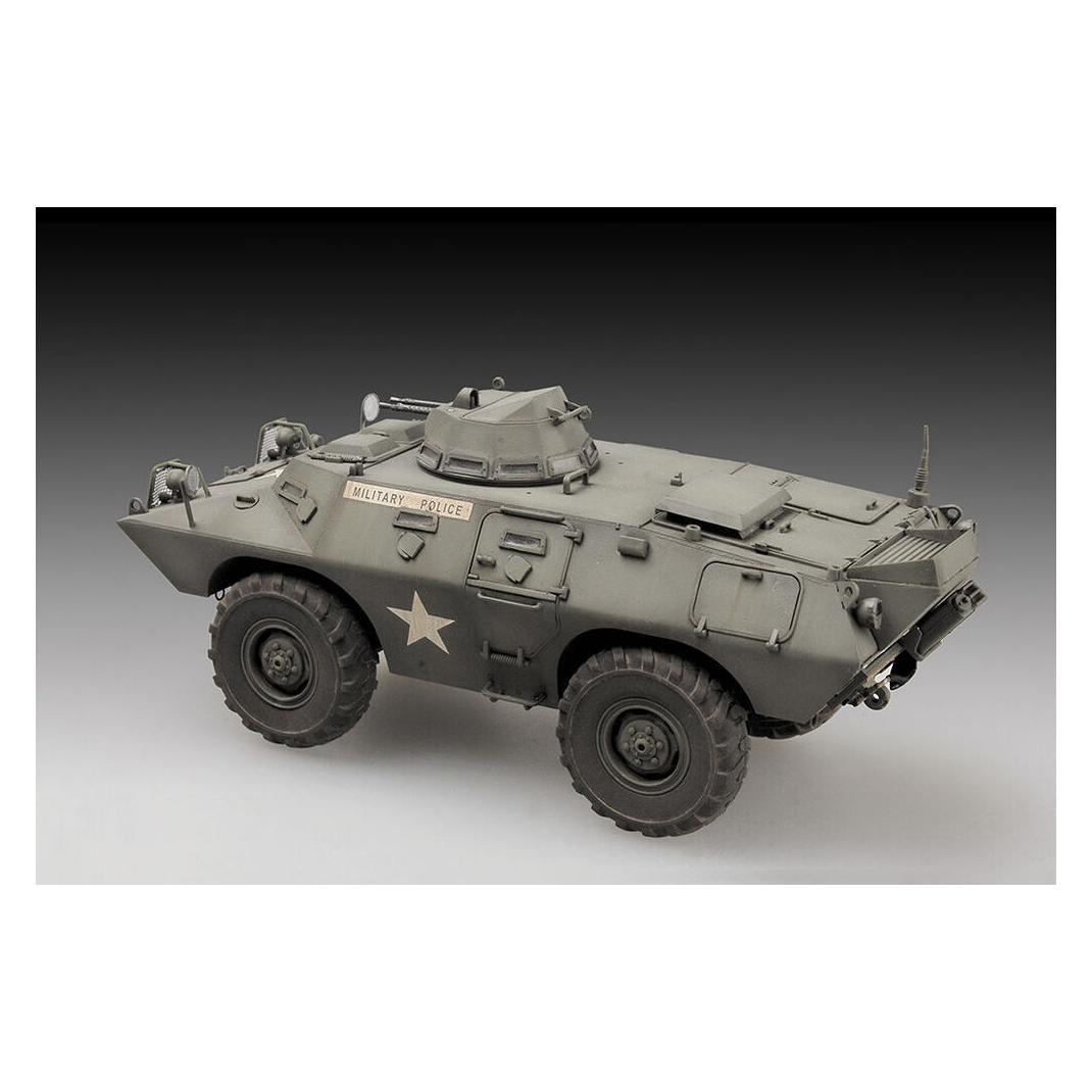 Trumpeter M706 Commando Armored Car in Vietnam (07439)