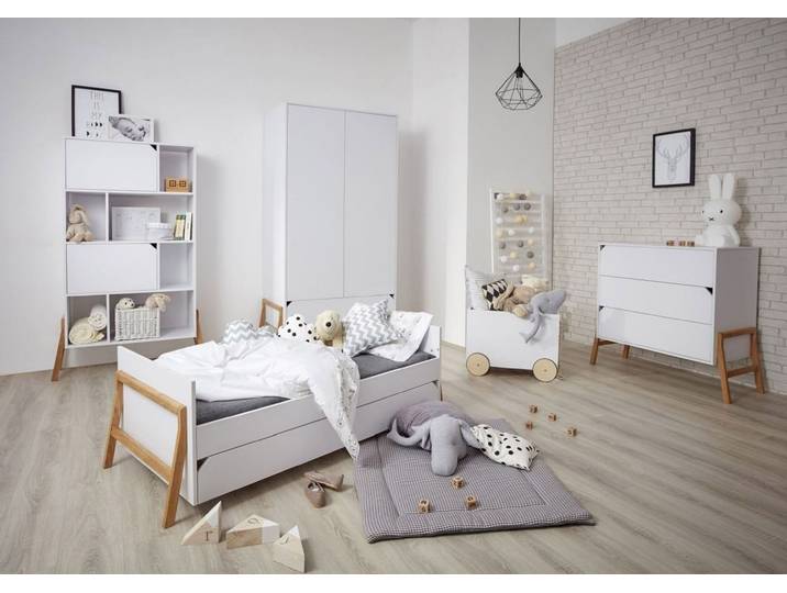 Raumhirsch Furniture Kinderregal Lotta – rustikaler Charme und klassische Eleganz
