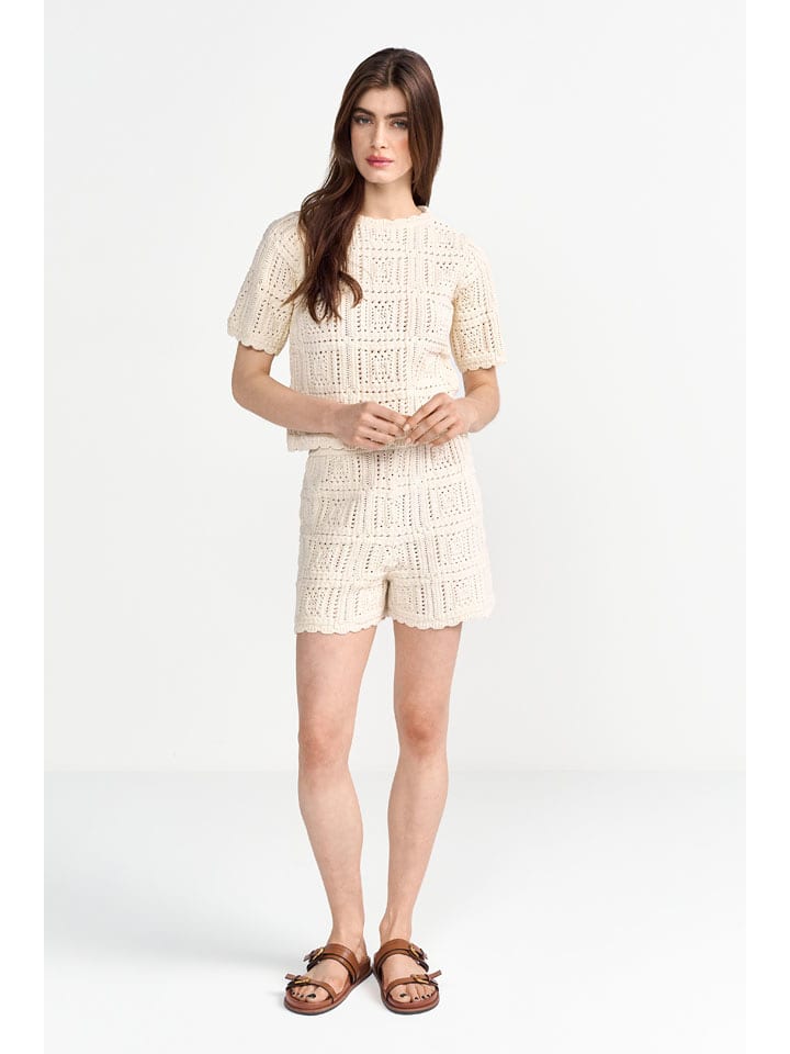 Rich & Royal Shorts in Creme - M