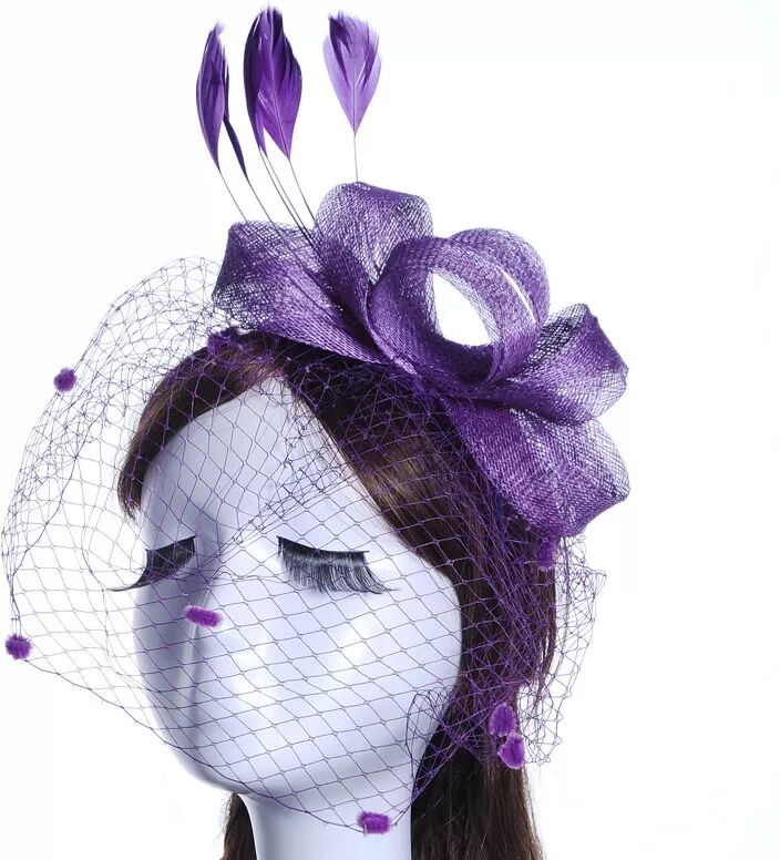 INF Eleganter Fascinator-Hut aus Netzstoff mit Federn Violett