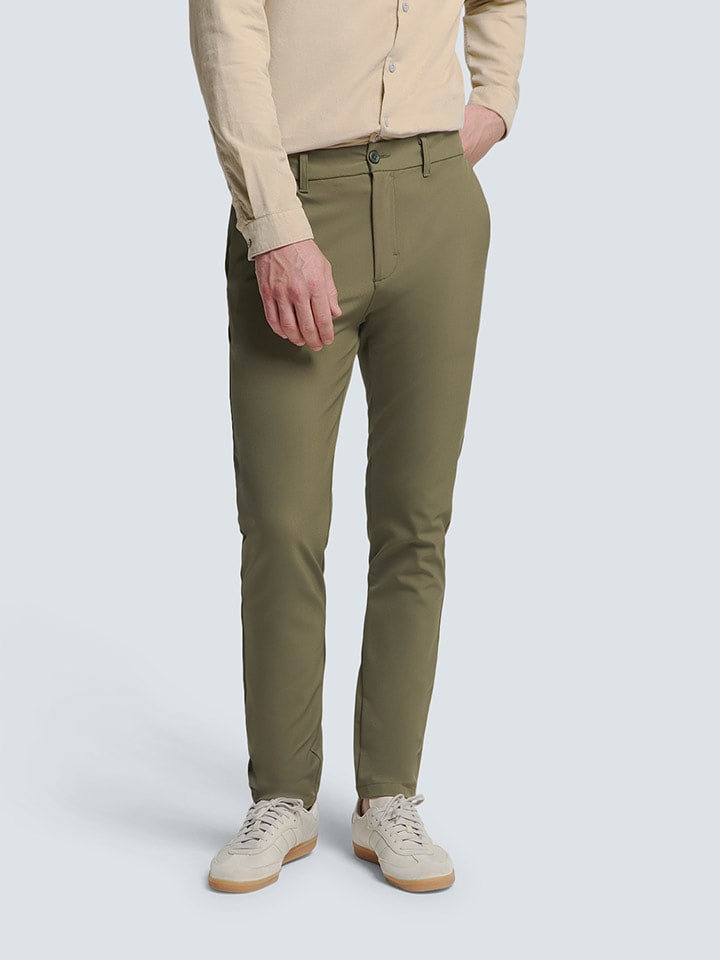 No Excess Chino in Khaki - XL/L32