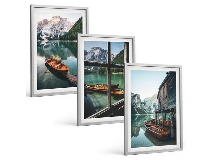 Tulup Bilder SET 3er Set - 40x60 cm Silberner Rahmen - Bootshaus am Bergsee, Silberfarben, Kunststoff, Rechteckig, 40x60 cm, Fotografie, Bilder & Rahmen, Bilder