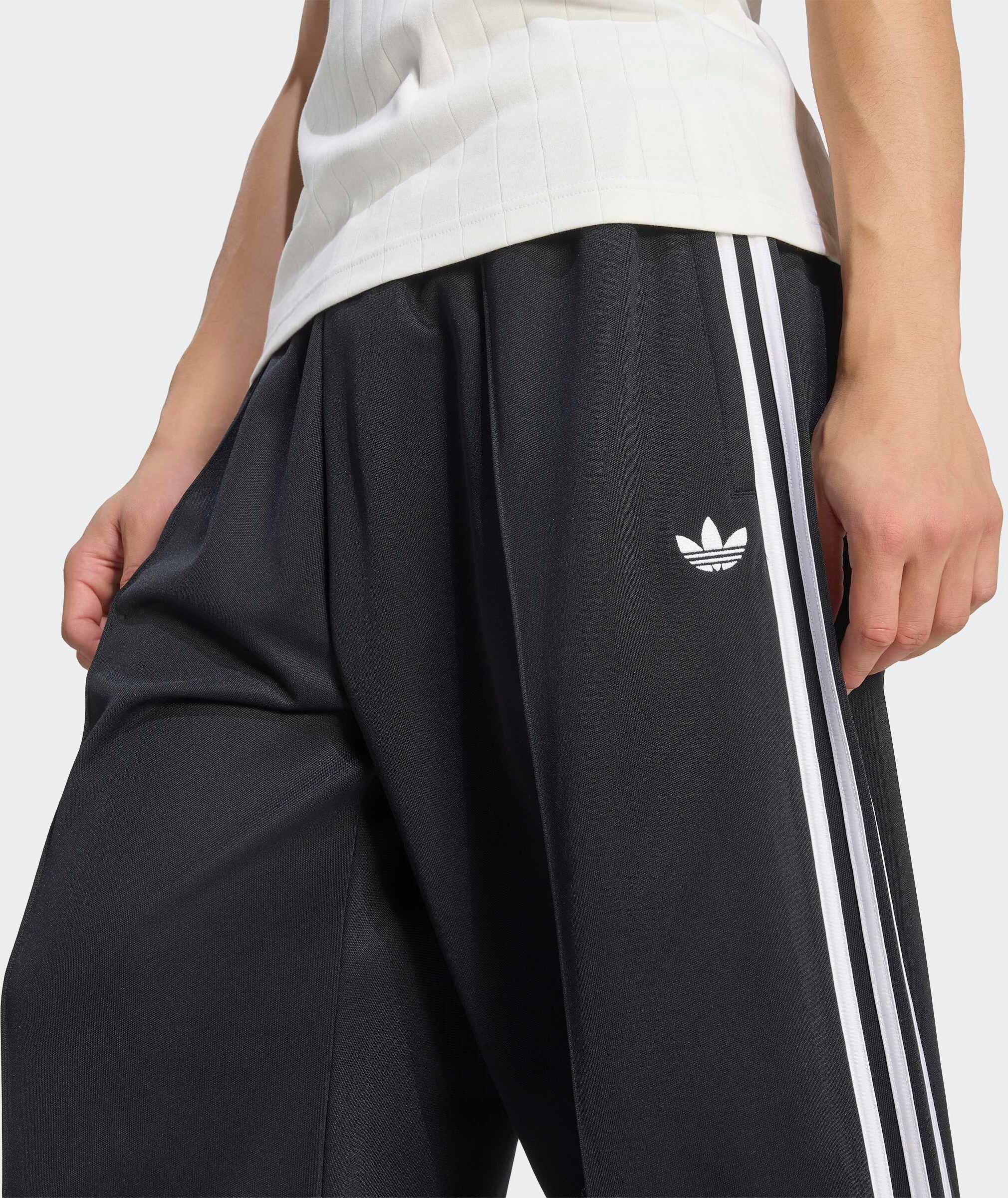 Sporthose ADIDAS ORIGINALS "OS TP", Herren, Gr. M, N-Gr, schwarz-weiß (schwarz, normal, gr.), Obermaterial: 52% Baumwolle, 48% Polyester, Hosen Sporthose, sportlicher Stil, normal-weite Passform, lange Hosenbeine