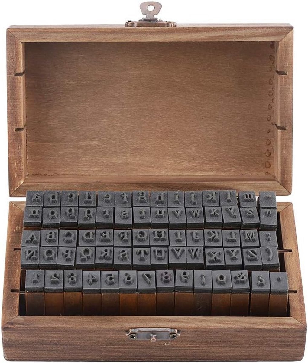 70-Delige Alfabet Stempelset Hout - Vintage Letterstempels voor Ambachten en Decoratie