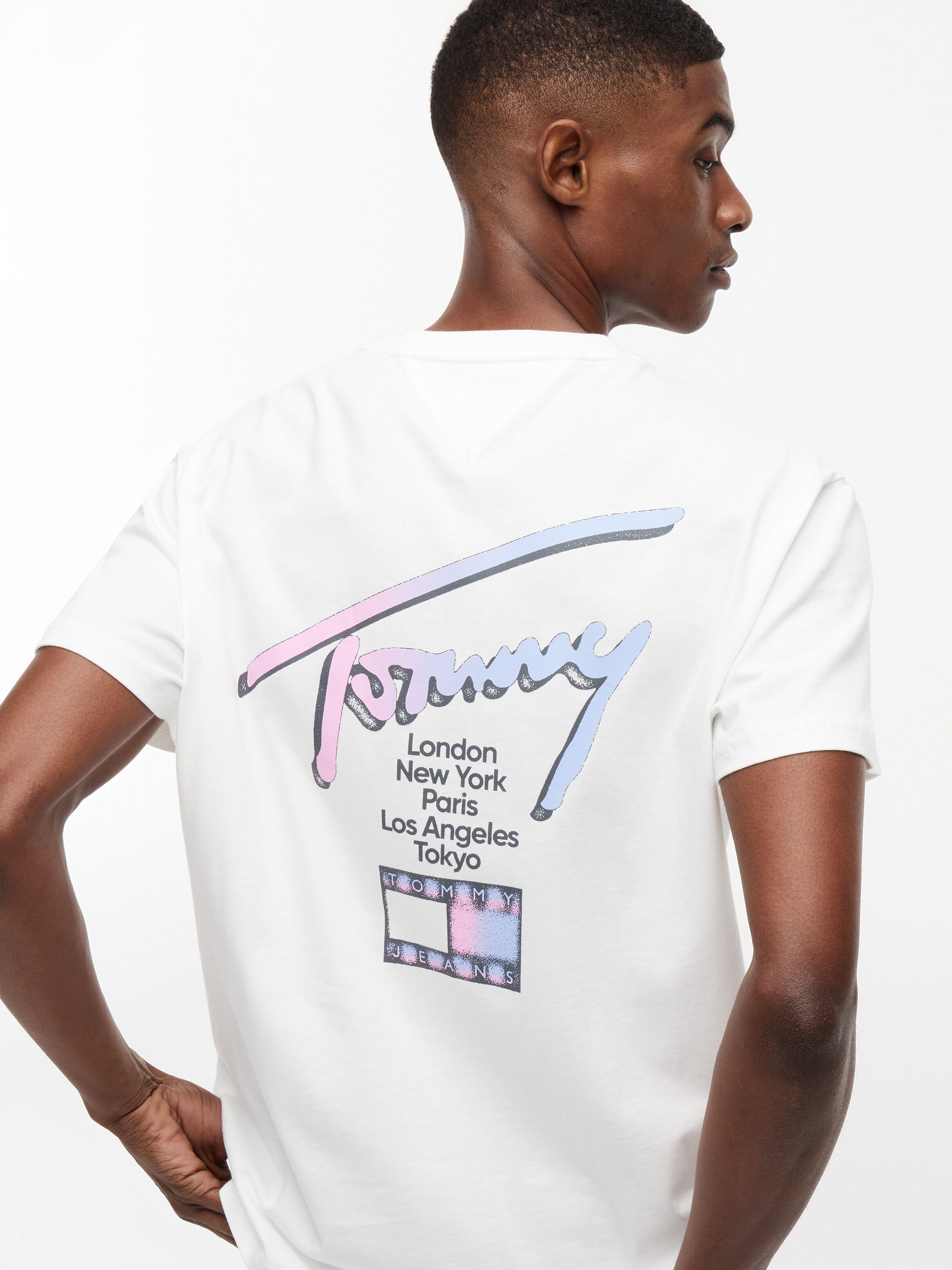 T-Shirt TOMMY JEANS "TJM REGULAR CITY SIGNATURE", Herren, Gr. XXL, weiss (ecru), Single Jersey, Obermaterial: 100% Baumwolle, regular fit normal, Shirts T-Shirt, mit Tommy-Signatur-Logo auf dem Rücken ecru XXL