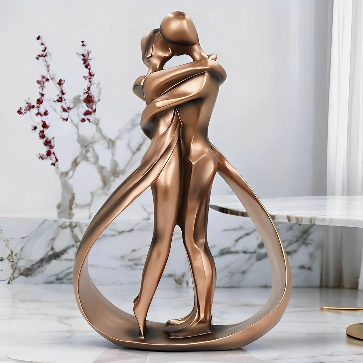 Kunsthars standbeeld stel Kus - Decoratie voor huwelijksverjaardag en Valentijnsdag