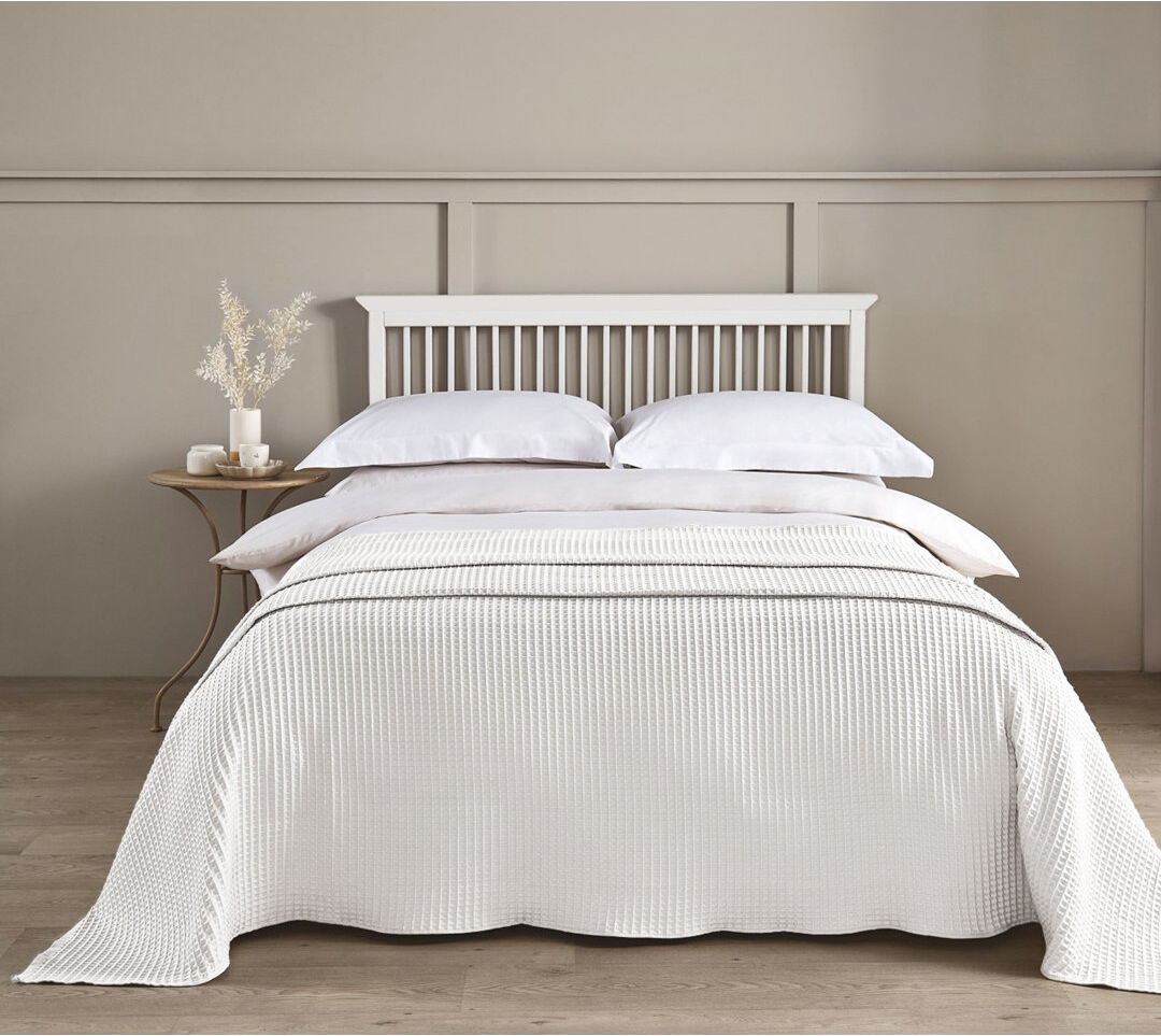 Symple Stuff Hotel Waffle Blanket Bedspread White 225 x 250cm Bedspread