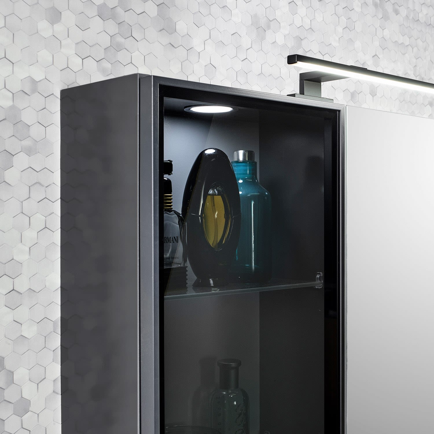 Pelipal Balto Spiegelschrank 90 x 17 x 70,3 cm mit Vitrine rechts, Badmöbel, SENE00990-R-446AN, maroni quer
