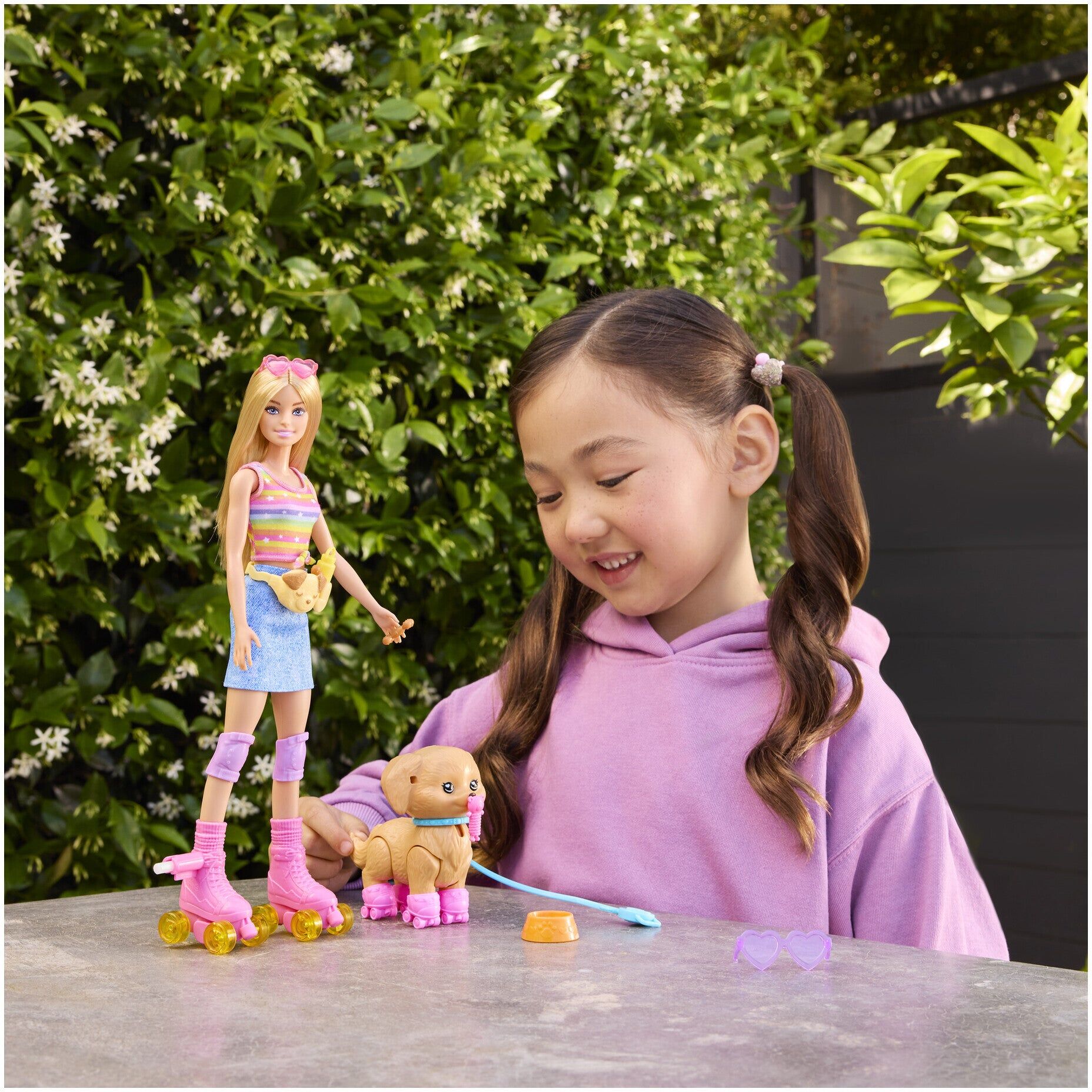 Mattel Barbie Pets Blonde Doll with Skates and Accessories for Kids