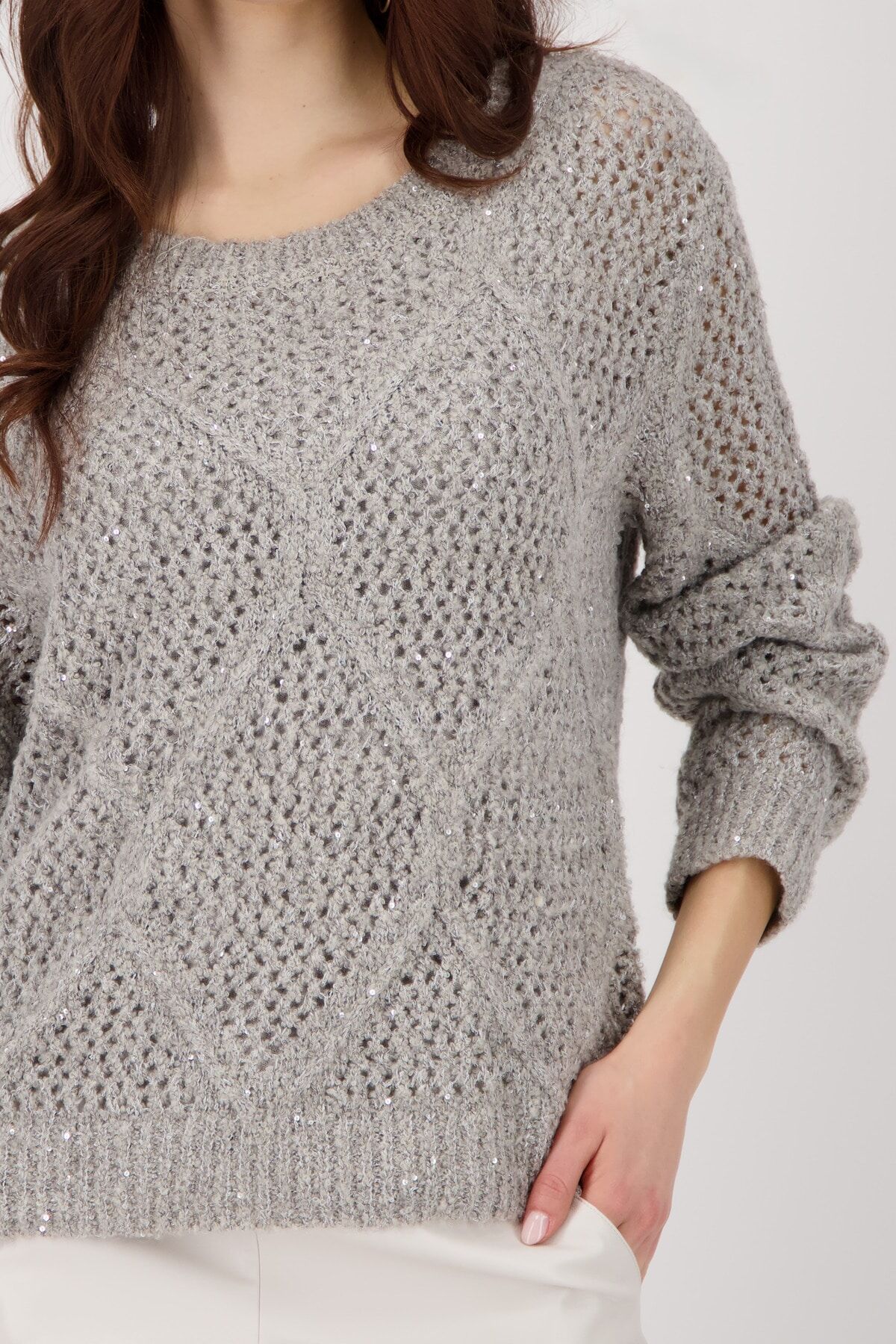 Rundhalspullover MONARI "Pullover Ajour Paillette", Damen, Gr. 44, beige (graubeige), Strick, Obermaterial: 45% Polyester, 34% Polyacryl, 15% Polyamid, 6% Wolle, leicht transparent, unifarben, regular fit normal, Rundhals, eingesetzt Rippstrickbündchen, P