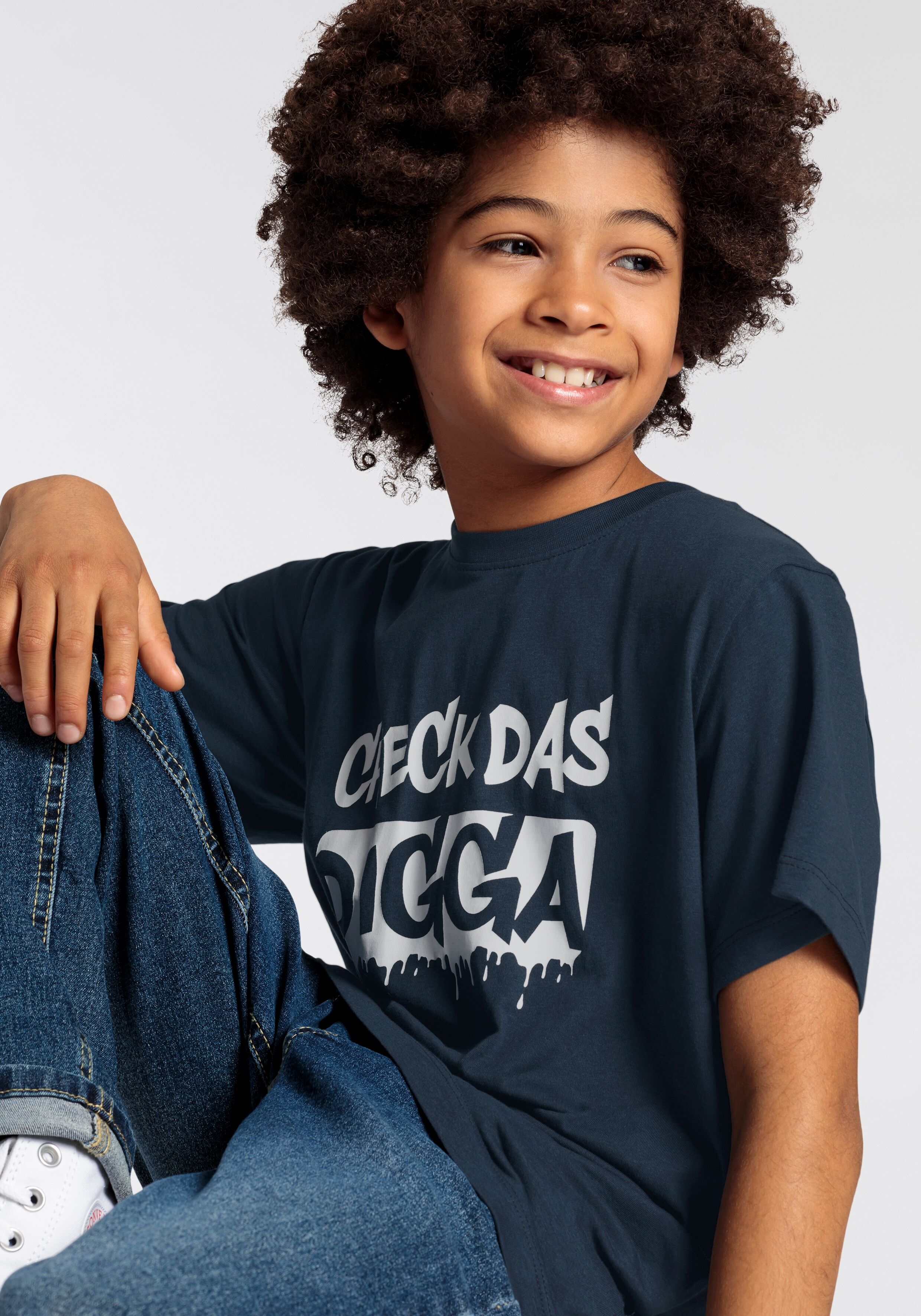 T-Shirt KIDSWORLD "Sprücheshirt: CHECK DAS DIGGA", Jungen, Gr. 176/182, blau (marine), Single Jersey, Obermaterial: 100% Baumwolle, bedruckt, Basic, Rundhals, Shirts T-Shirt, Kurzarm, Basic-Passform, bedruckt, Rundhalsausschnitt marine 176/182
