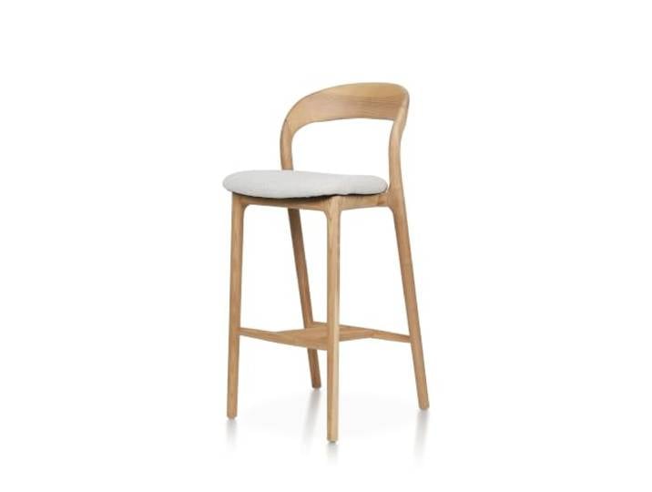 Kosmi Barhocker aus Eschenholz, Sitzfläche 68 cm, gepolstert, aus meliertem Gebogene Rückenlehne, Fußstütze - Hoher Hocker für Mittelinsel Küche und Theke - Modernes Design