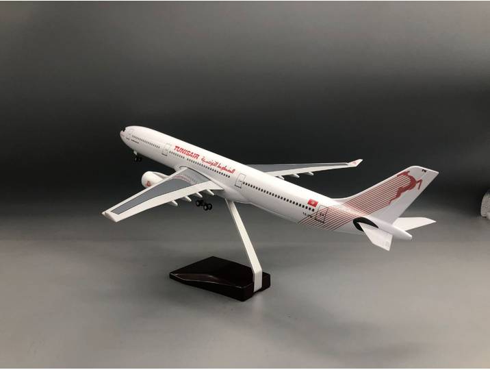Modèle d'avion statique Tunis Airways A330 de 47 cm, échelle 1/135, avec lumières, support, avion en résine, souvenir de voyage aérien