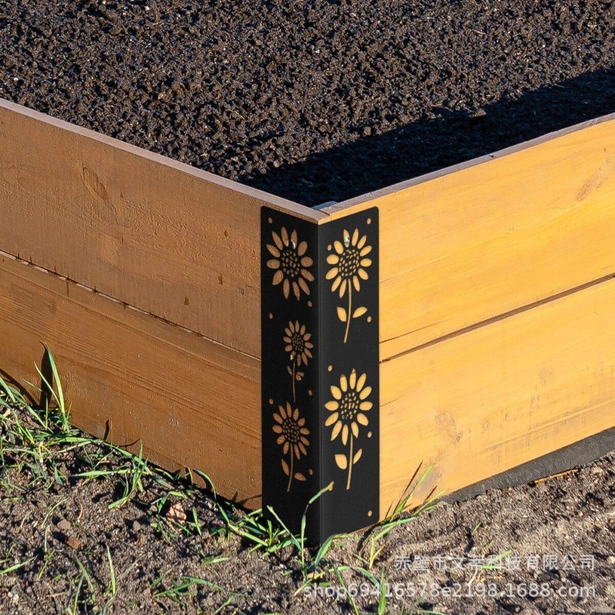 INF Eckverbinder für Hochbeete 4 Stk. - Schwarze Metallwinkel, hochbelastbar, dekorative Verstrebungen für Holzrahmen-Hochbeete