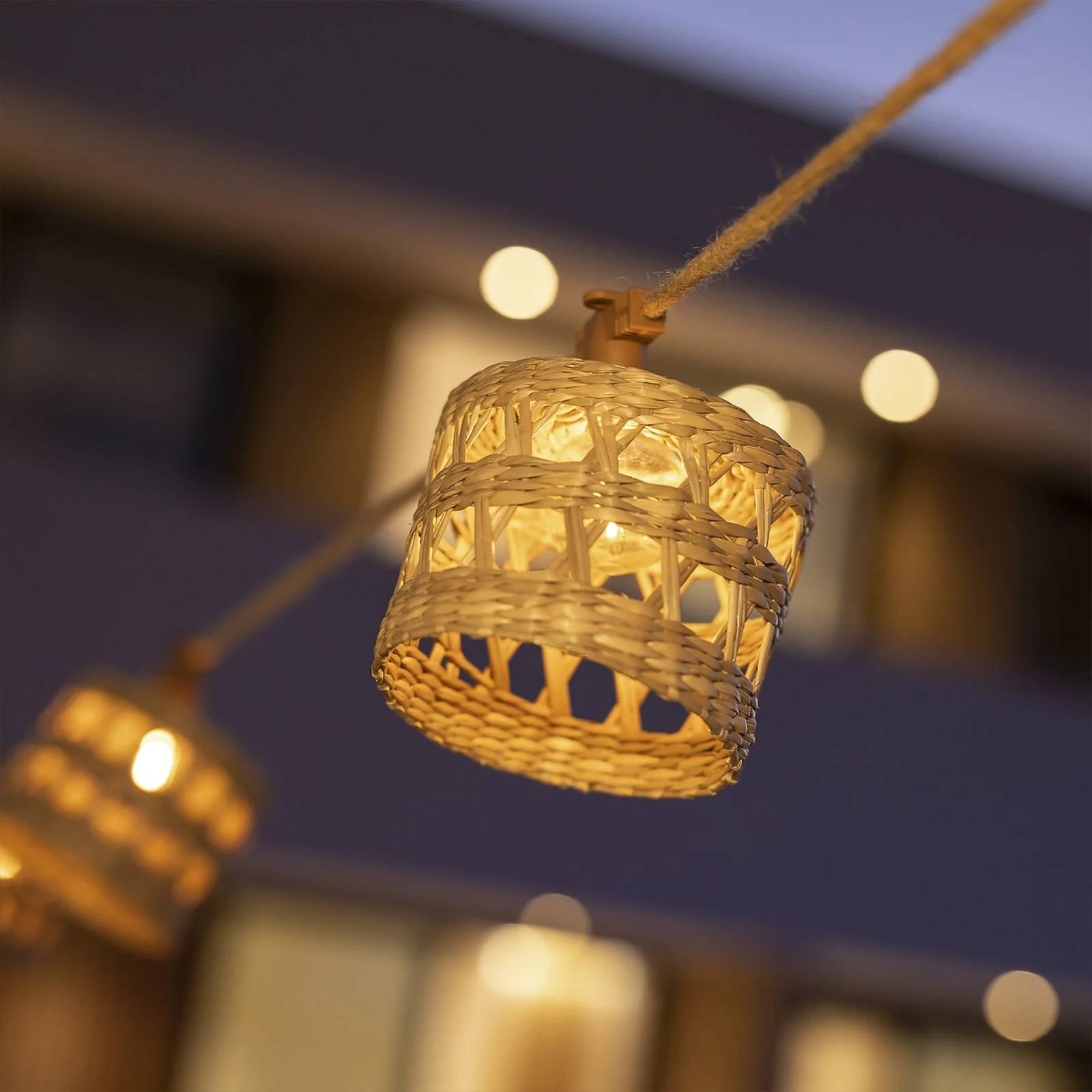 Newgarden Alba Solar LED lichtketting met houten elementen, warm wit, bruin