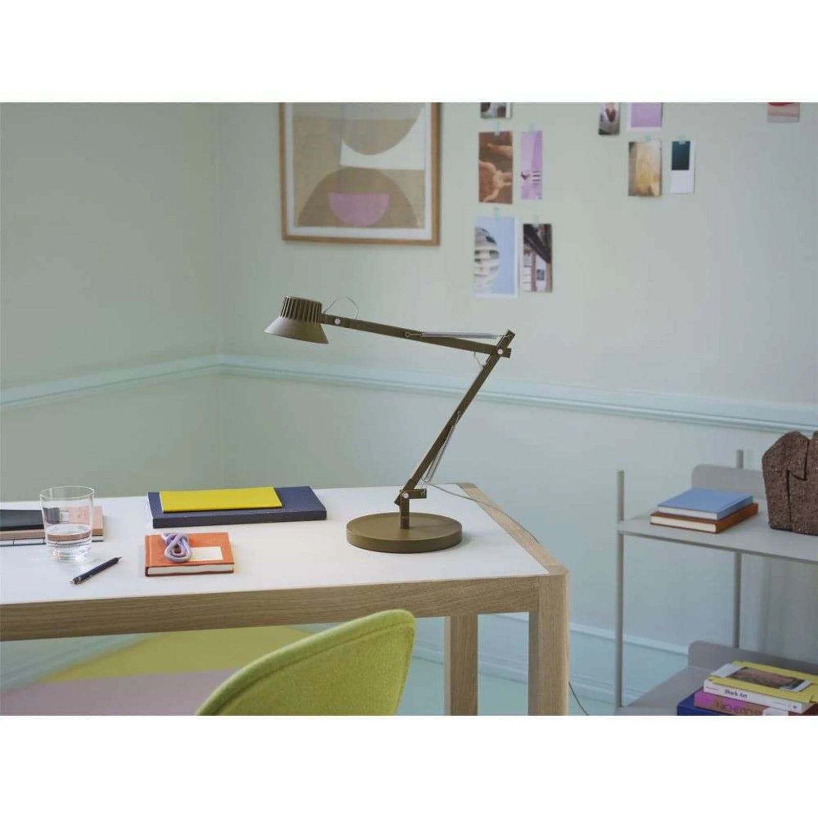 Muuto Dedicate Tafellamp S2 Brown Green - Aluminium - Voor Werkkamer of Kantoor