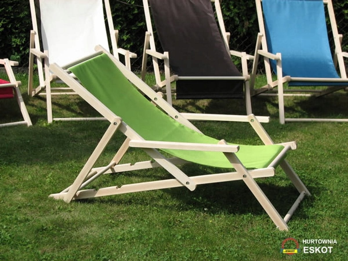 Opklapbare houten loungestoel met armleuningen van beukenhout