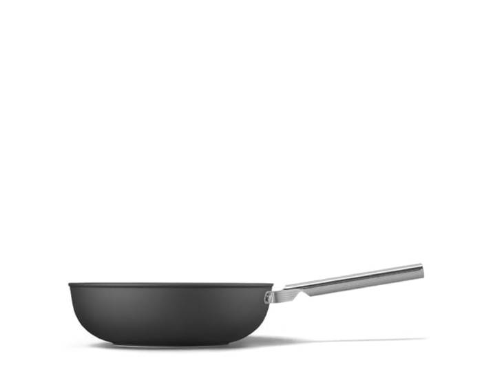 Smeg, WOF3002BLM Antihaft-Wok, Durchmesser 30 cm, PFAS-freie Keramikbeschichtung, ergonomischer Edelstahlgriff, für alle Herdarten geeignet, ofenfest bis 250 °C, Fassungsvermögen 6,6 l, Mattschwarz