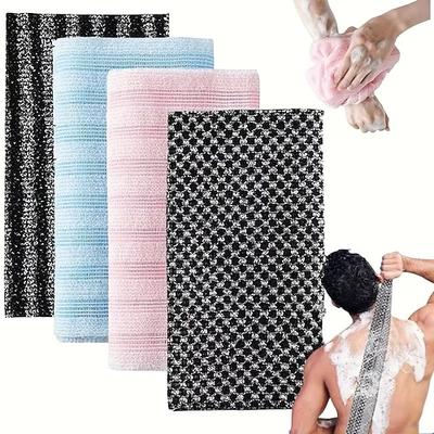 4 extra lange, doppelseitige Badetücher mit Peelingfunktion aus Polyester-Mischgewebe mit Streifenmuster. Handwäsche oder professionelle Trockenreinigung empfohlen.