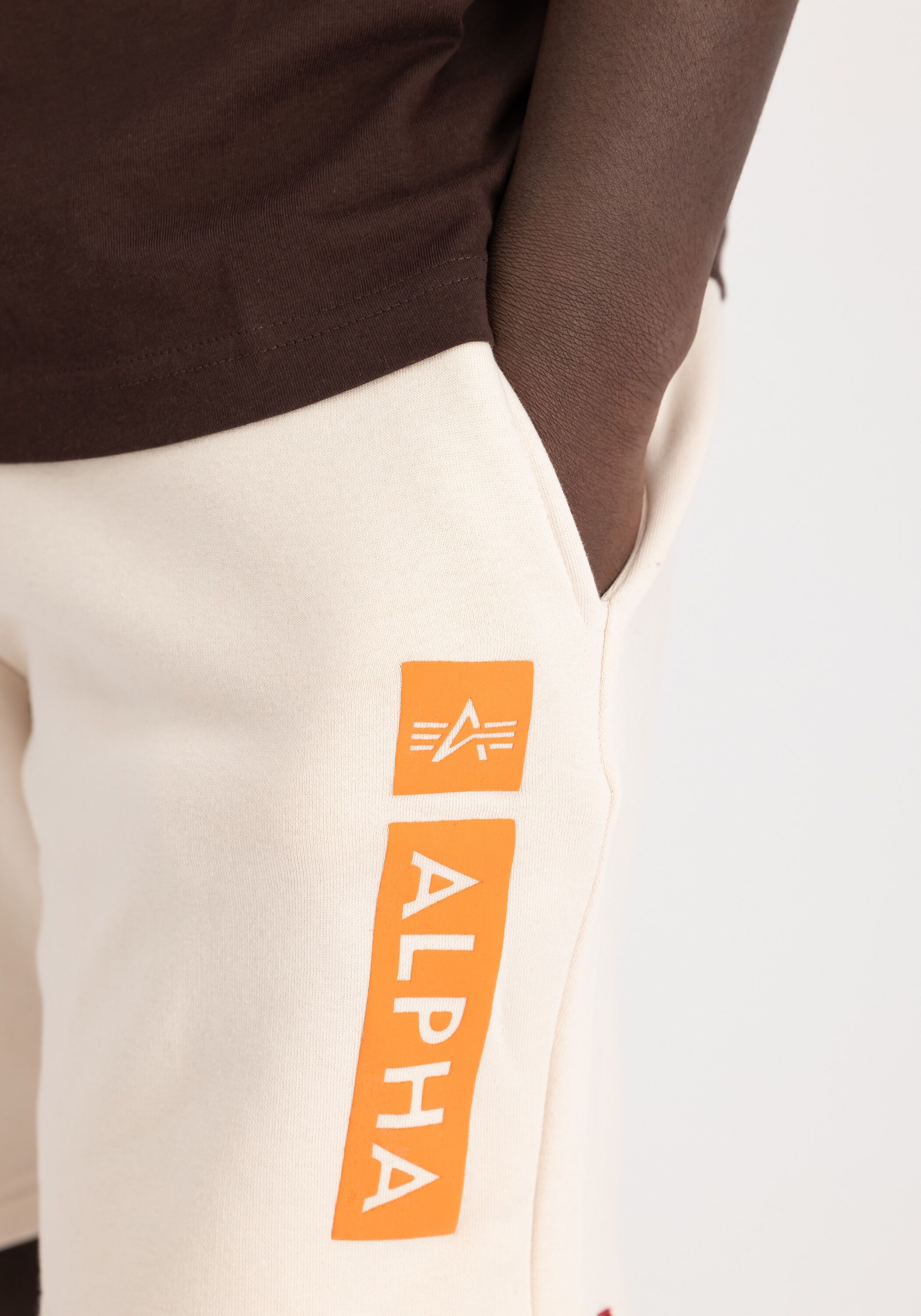 Shorts ALPHA INDUSTRIES "Puff Print Short", Herren, Gr. XL, Normalgrössen, weiss (jet stream weiß), Obermaterial: 80% Baumwolle, 20% Polyester, Hosen Shorts jet stream weiß XL, Normalgrössen