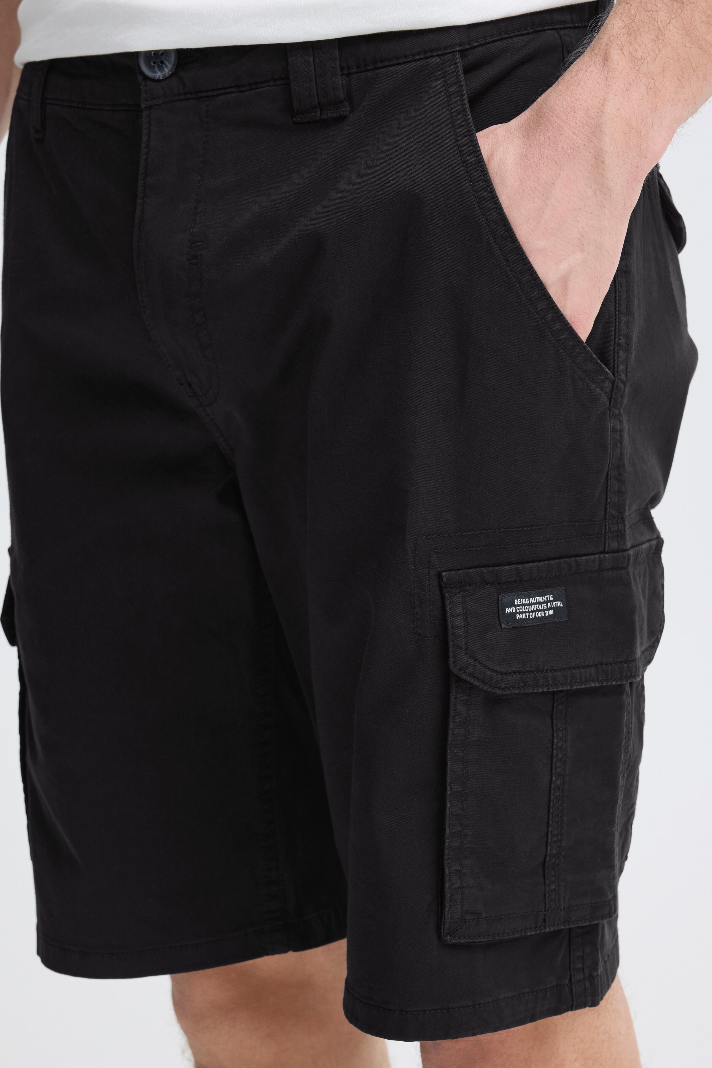 Shorts BLEND "BHMORGAN REG CARGO SHORTS", Herren, Gr. XL, N-Gr, schwarz beauty, Web, Obermaterial: 97% Baumwolle, 3% Elasthan, unifarben, regular fit knielang, Hosen Shorts, aus Baumwolle und Elasthan, Regular Fit, knielange Schnittform schwarz beauty XL,