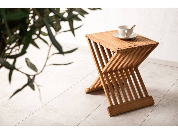 Gartentisch Zuki - ein klappbarer Beistelltisch aus Teakholz - Natur - Luxusbetten24