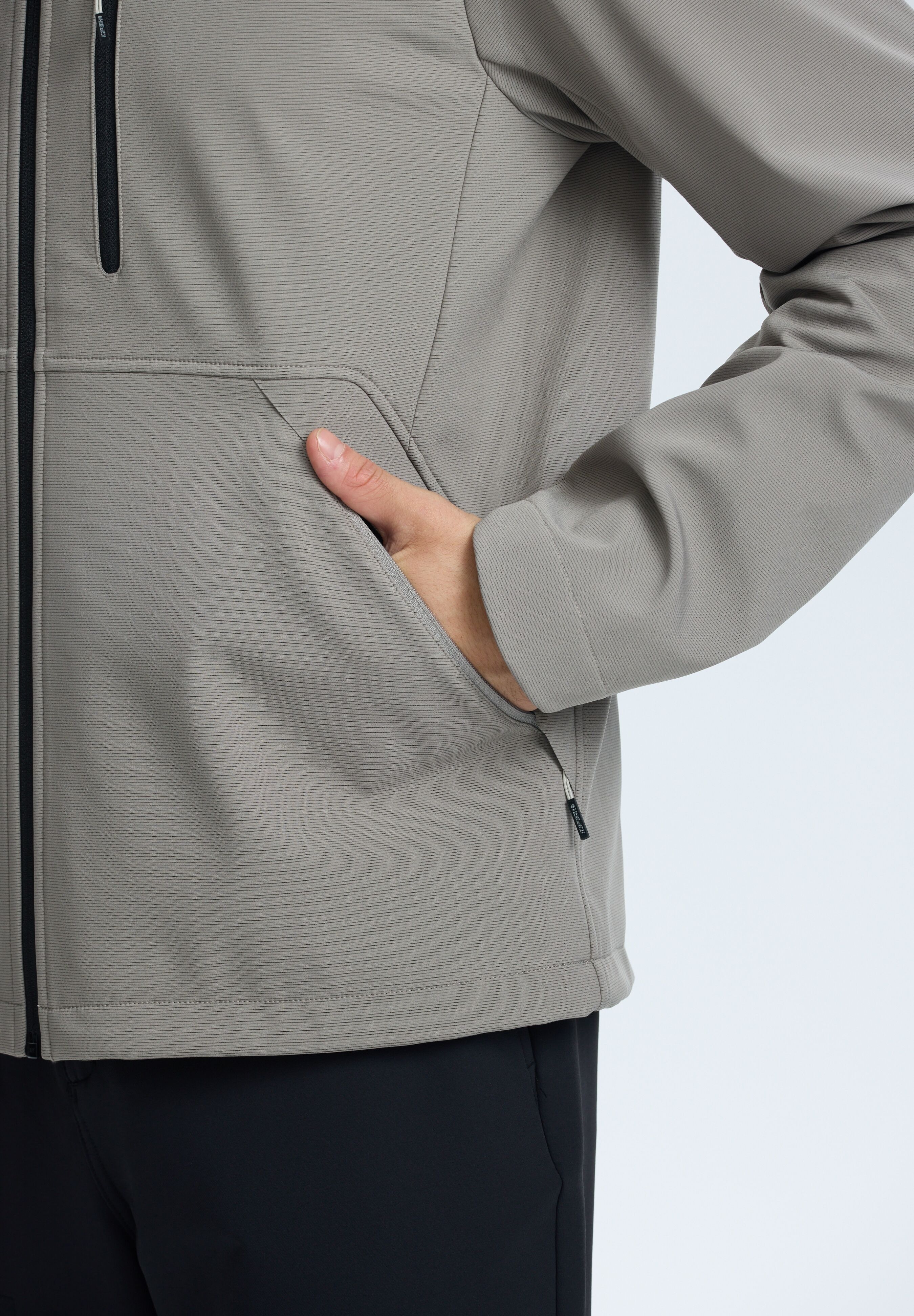 Softshelljacke ICEPEAK "ICEPEAK BUXTON", Herren, Gr. 46, beige (grau), Obermaterial: 100% Polyester, Jacken Softshelljacke, wasserabweisend, mit fester, zweifach verstellbarer Kapuze grau 46