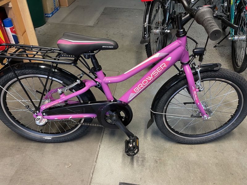 Browser | Jugendfahrräder | 20 Zoll | Aluminium Rahmen | RH 27cm | Rücktritt | 3-Gang Shimano Nexus | Nabendynamo | LED Scheinwerfer & -Rücklicht | matt-violett