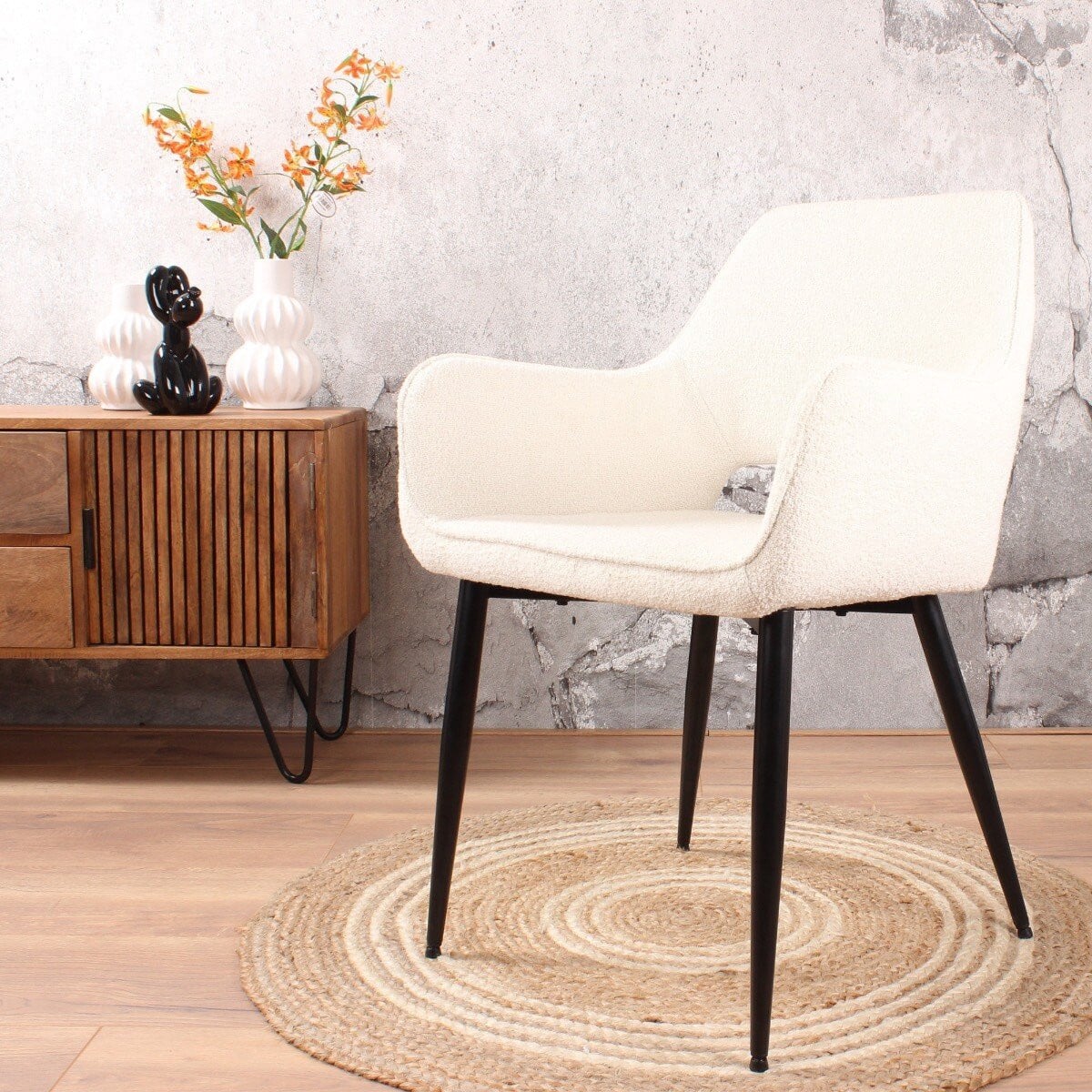 DS4U Lenon eetkamerstoel met armleuningen, luxe boucle stof, ivoor