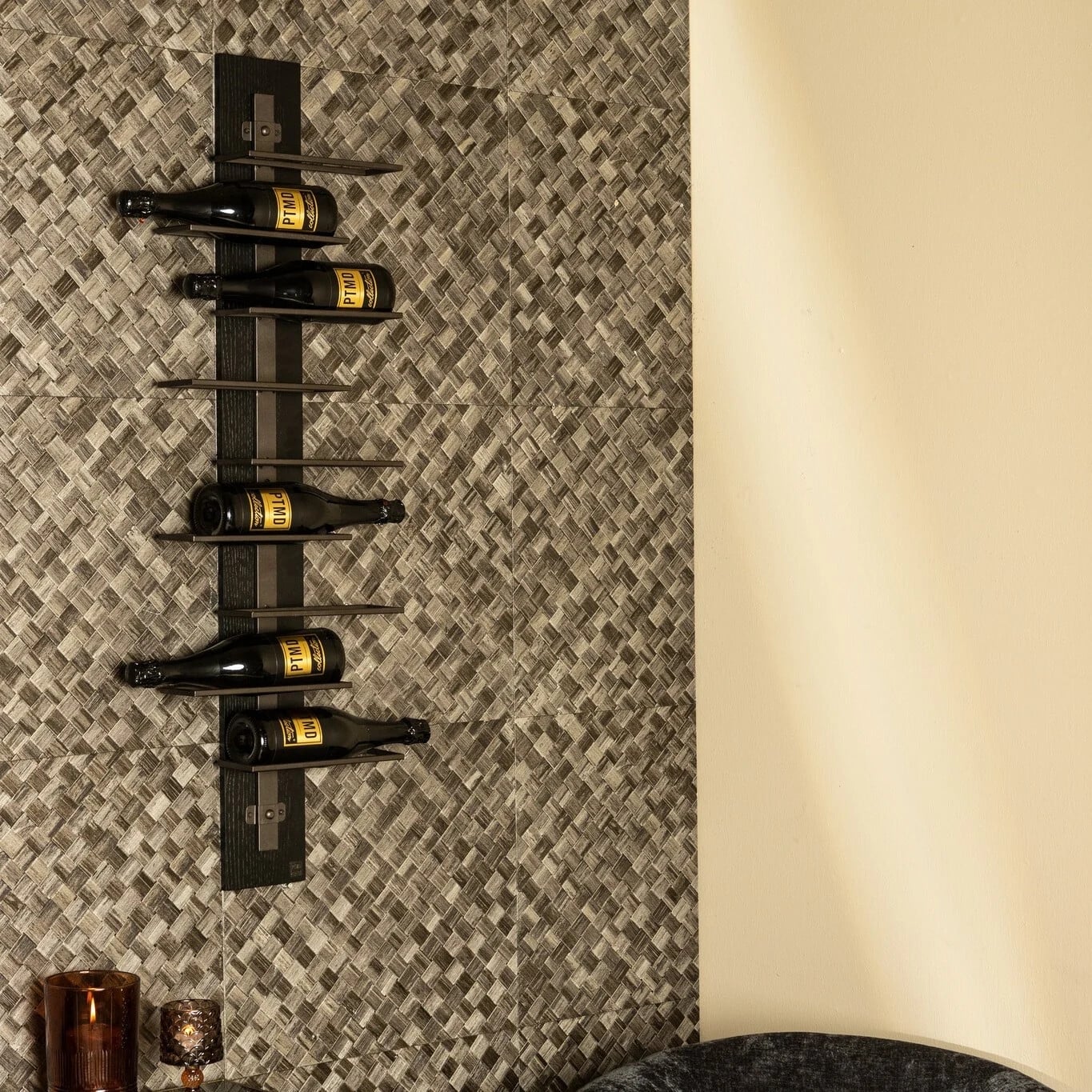 Wandwijnrek Brendan Bruin S met industrieel design