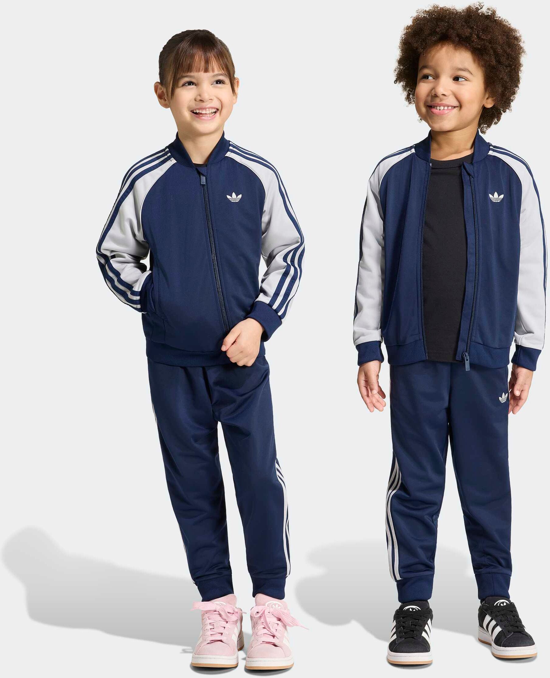Trainingsanzug ADIDAS ORIGINALS "SST TRACKSUIT", Kinder, Gr. 104, blau (nindig, gretwo), Obermaterial: 100% Polyester, Sportanzüge Trainingsanzug nindig, gretwo 104