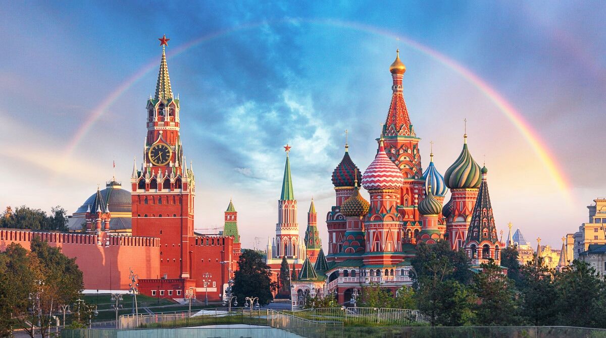 Fototapete PAPERMOON "Moskau mit Regenbogen", bunt, B:3,5m L:2,6m, Vlies, Tapeten, Fototapete