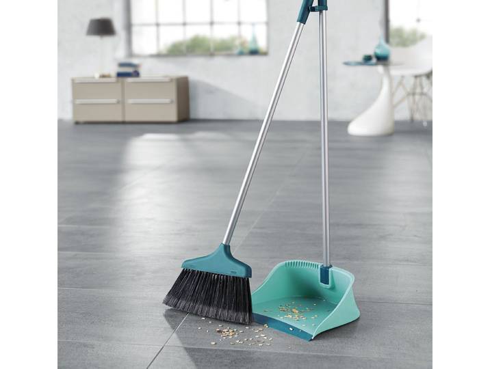 Leifheit 56669 - Stoffer en blik met lange steel - Asymmetrische bezemvorm - Turquoise