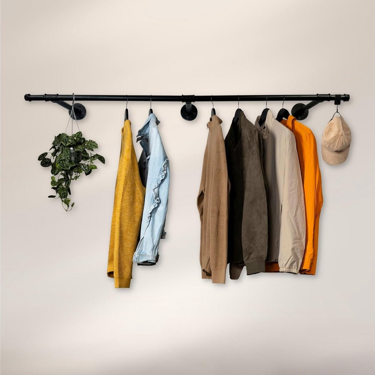 Industriële wandgemonteerde kledingstang in zwart met houten plank, breedte: 80 cm