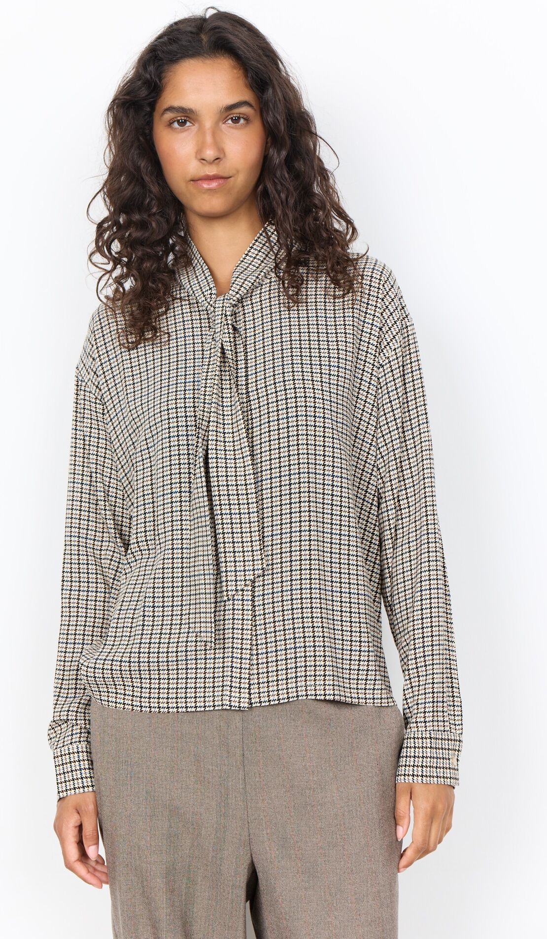 Karobluse SOYACONCEPT "SC-HALIA 2- AOP", Damen, Gr. L, beige (tempest combi), Web, Obermaterial: 100% Viskose, gemustert, kariert, normal, Blusen Karobluse, Viskose tempest combi L
