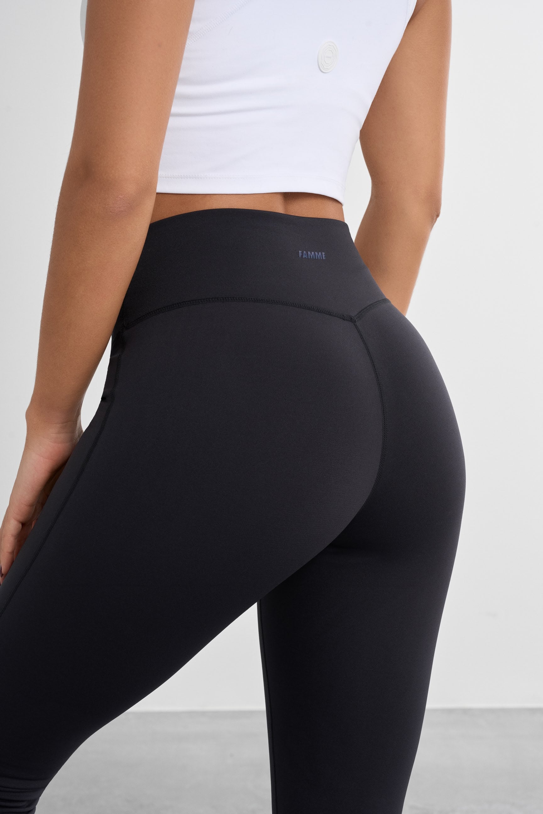 FAMME - Warming Flared Leggings - Black / Tall / M