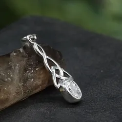 Drachensilber Feiner Anhänger keltischer Knoten mit Zirkonia glasklar Kristall gefasst 925 Silber - Silber