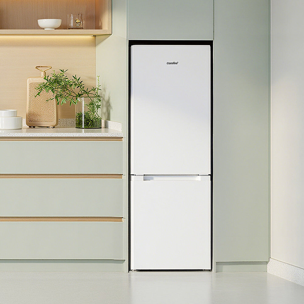 Comfee 174L L Freestanding Mini Fridge with Freezer white 150cm H X 51.1cm W X 47cm D